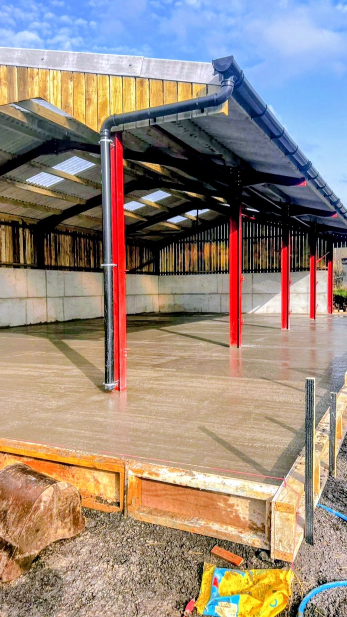 Timber formwork shuttering for a concrete pour